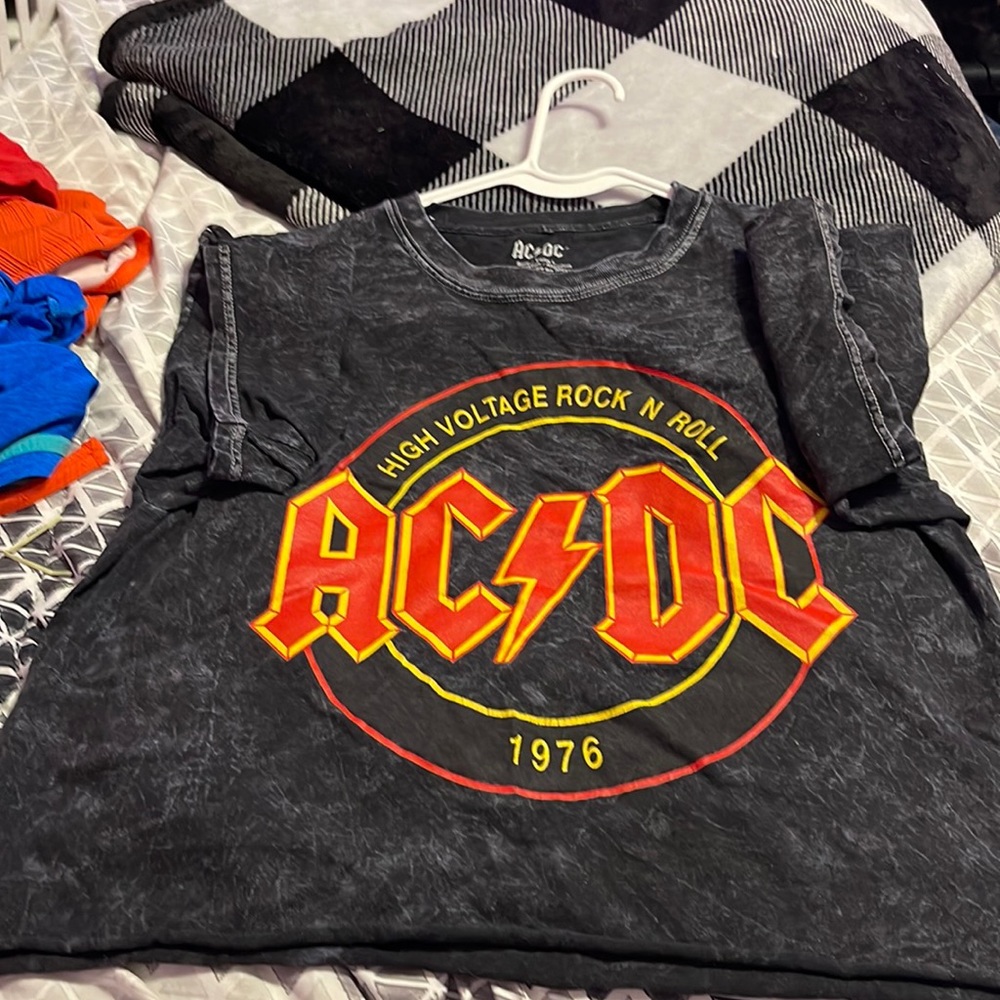 AC/DC crop top